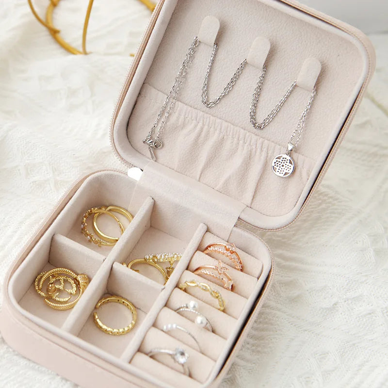 GlamKeep Case – Travel Jewellery Box for Women with Classic Design