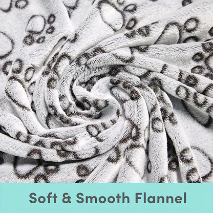 PawPrint Dreams – Soft Fluffy High Quality Pet Blanket with Cute Patterns